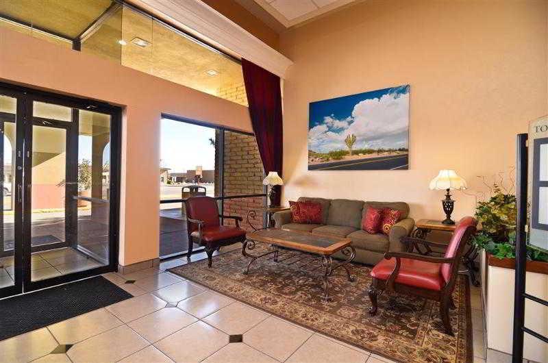 Clarion Inn & Suites Розуэлл Экстерьер фото