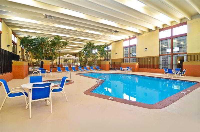 Clarion Inn & Suites Розуэлл Экстерьер фото