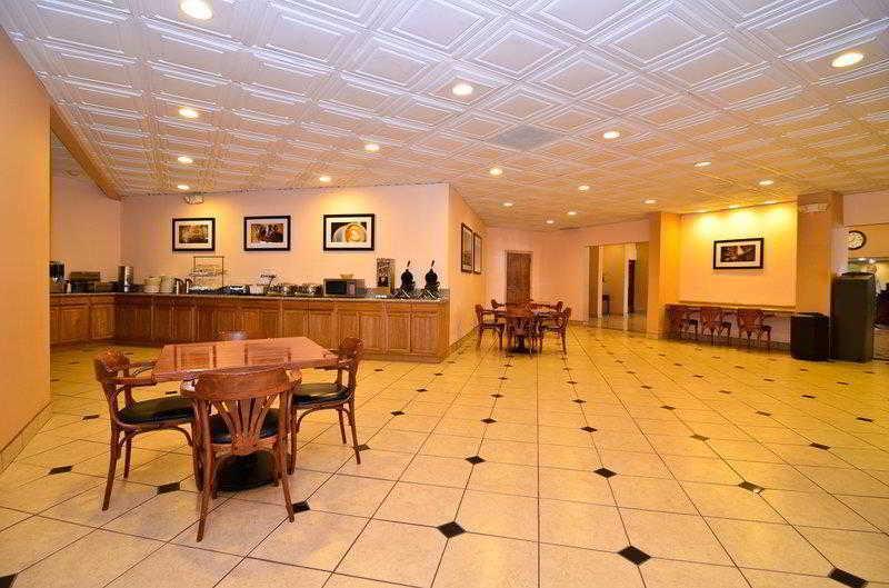 Clarion Inn & Suites Розуэлл Экстерьер фото