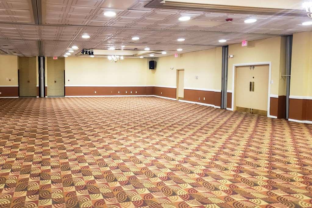 Clarion Inn & Suites Розуэлл Удобства фото