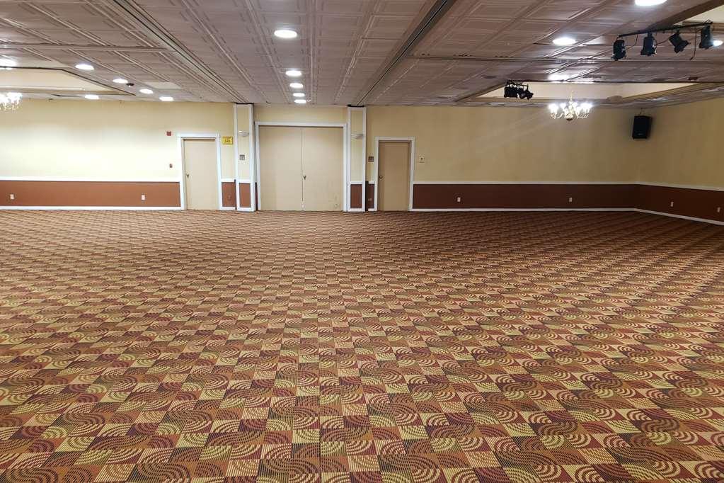 Clarion Inn & Suites Розуэлл Удобства фото